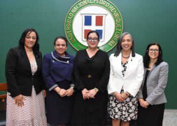 UNPHU Celebra Cátedra Magistral Sobre los Derechos de la Mujer en la Era Tecnológica