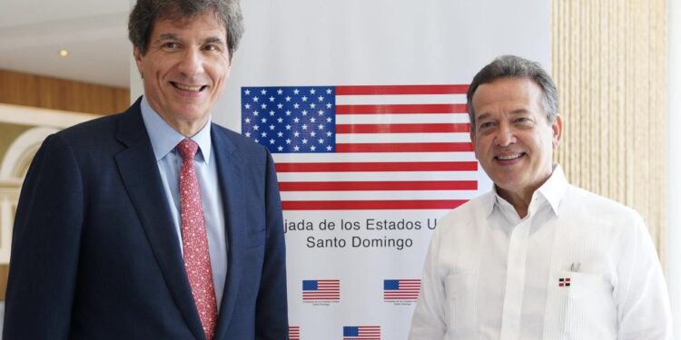 Ito Bisonó destaca el liderazgo de RD en innovación farmacéutica y médica