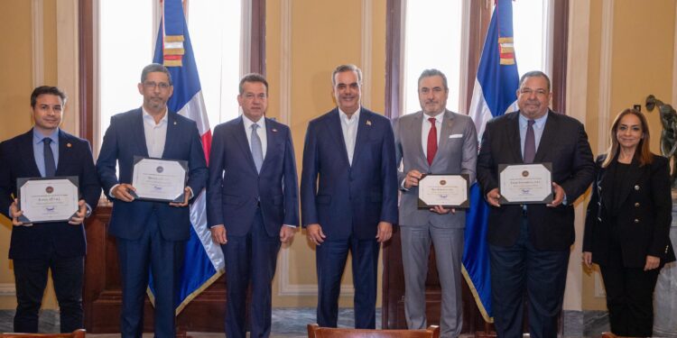 Industrias reciben oficialmente la Denominación de Origen Ron Dominicano