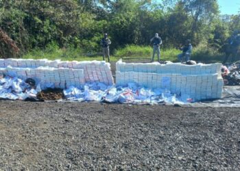 Incineran 2 toneladas de drogas y 54 millones de unidades de cigarrillos