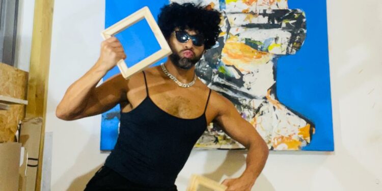 Una exposición que explora el retorno a casa a través del arte de Ricardo Suazo