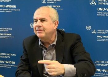 Experto de Oxford llama a replanteo educativo para transformar América Latina y el Caribe