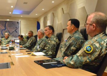 Ante crisis en Haití: Alto mando militar planifica evacuación aérea de emergencia