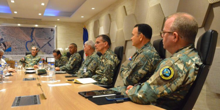 Ante crisis en Haití: Alto mando militar planifica evacuación aérea de emergencia