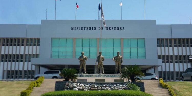 Defensa de RD ha trasladado 296 personas desde Haití, incluyendo personal diplomático