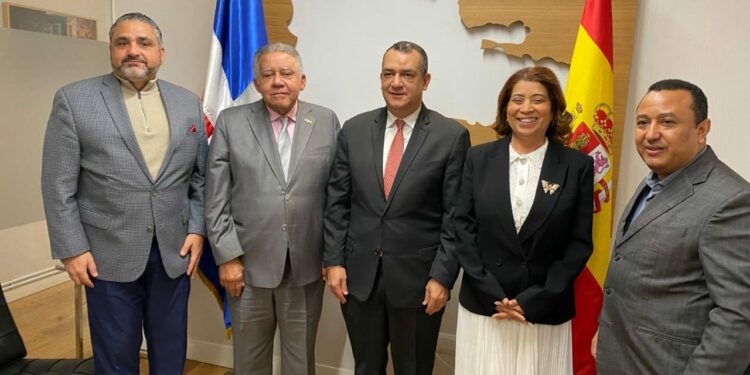 Junta Central Electoral se reúne con dominicanos en el extranjero