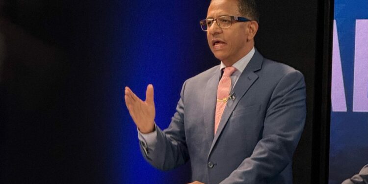 Aspirante a diputado de la FP dice urge una reforma fiscal