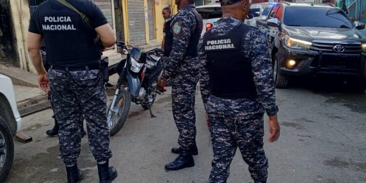 Detenidos cinco nacionales haitianos por agresión a un capitán y un raso 