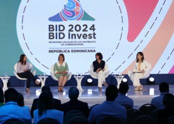 Banca privada inicia ejecución del WE Fi CODE para mujeres empresarias