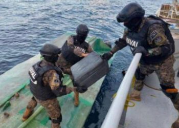 Detienen dos dominicanos con 182 kilos de cocaína en el Mar Caribe: 4,5 millones de dólares