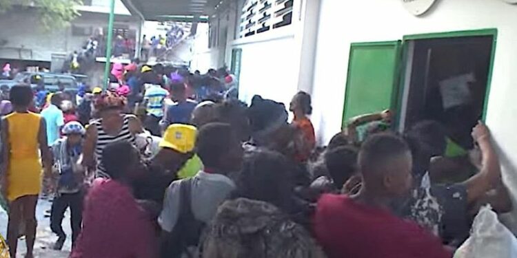 Saqueos y violencia en Haití: Impactan consulado de Guatemala y el Fondo de Unicef