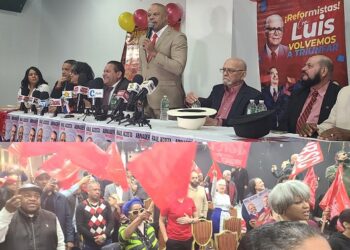 Merenguero Raúl Acosta va como diputado del PRSC por Ultramar