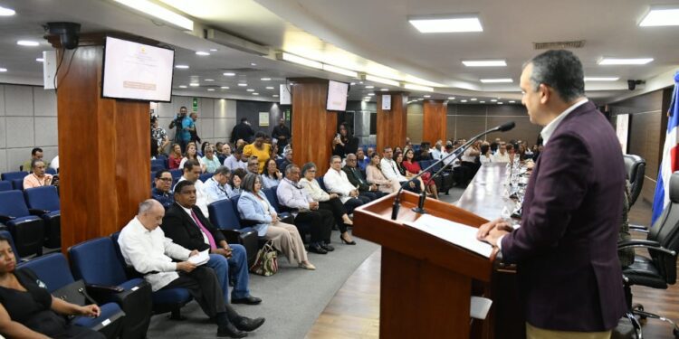 178 profesionales de periodismo graduados por la JCE