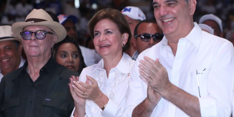 Abinader convoca a convertir las elecciones del 19 de mayo en un plebiscito por el cambio