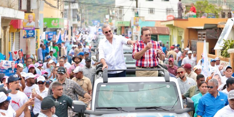 Abinader moviliza a miles en Hato Mayor y refuerza la campaña del cambio
