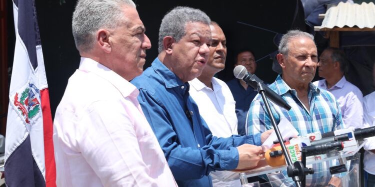 Leonel defiende soberanía dominicana; dice acusarnos de racistas "es un chantaje"