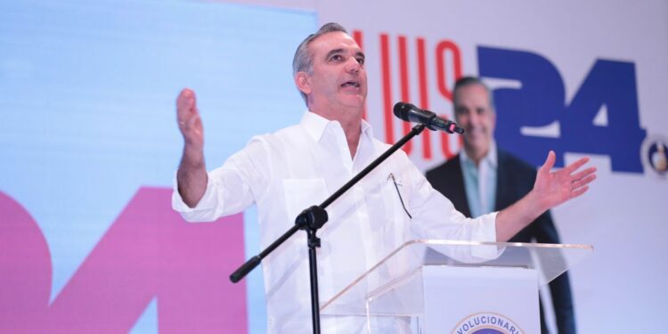 Abinader promete más progreso en acto con Frentes sectoriales del PRM