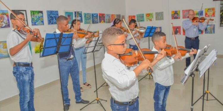 Acreditación de Bachilleres en Bellas Artes marca un hito en República Dominicana