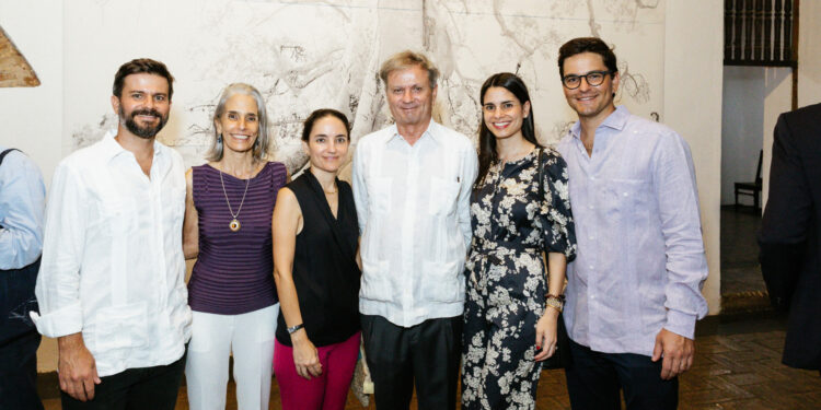 Raíces del Cielo: Un viaje artístico hacia la conexión celestial en Quinta Dominica