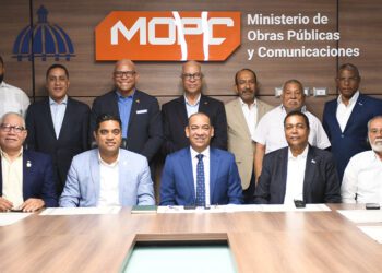 MOPC lidera iniciativa "Mi Autopista Limpia" en colaboración con liderazgo municipal