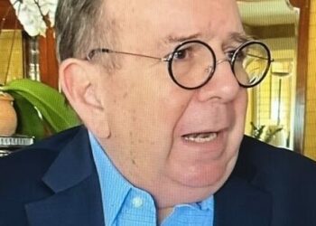 Edmundo González Urrutia: Un líder emergente para el cambio en Venezuela