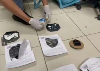 Incautados relojes y portaplanos rellenos de cocaína destinada a Europa