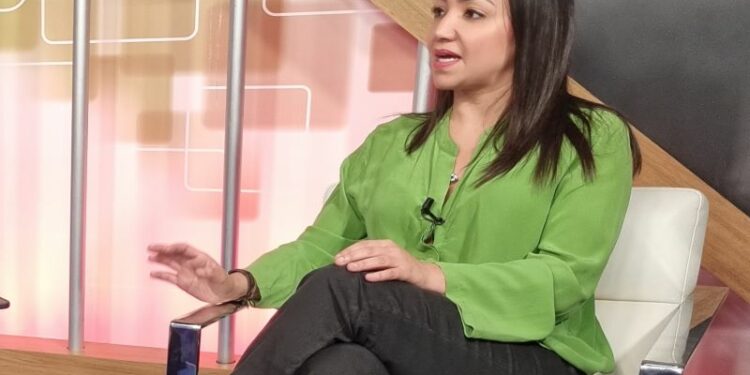 Faride Raful rechaza gobierno compre opositores; reconoce oportunismo