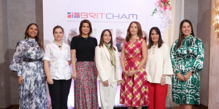 Cámara Británica de Comercio impulsa diálogo sobre inversión en educación y liderazgo femenino