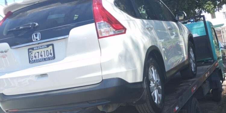 Localizan y detienen conductor de la jeepeta que circulaba en vía contraria