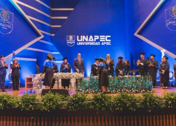UNAPEC gradúa a 723 profesionales: Un compromiso con la excelencia y el desarrollo integral