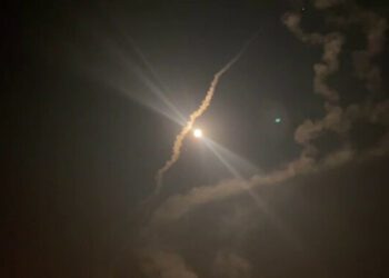 Israel revela fue atacada con más de 200 drones y misiles por Irán 