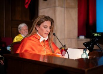 Carolina Mejía recibe reconocimiento en la Real Academia Europea de Doctores