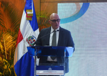 Gobierno presenta una iniciativa para generar empleo y reducir la pobreza en 