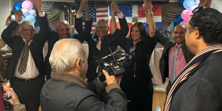 Carlos Peña y Nikauly de la Mota intensifican campaña en EE.UU.