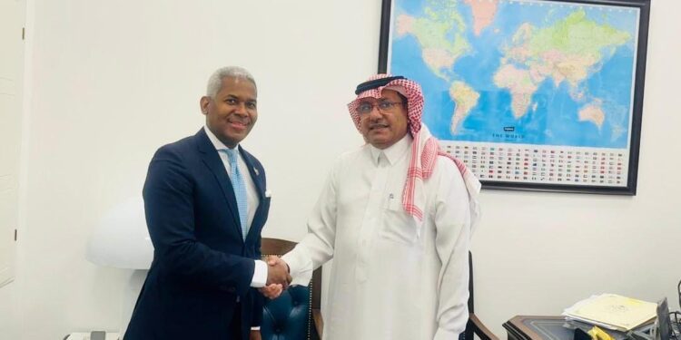 Embajador RD se reúne con el ministro de Estado de Asuntos Exteriores de Arabia Saudita