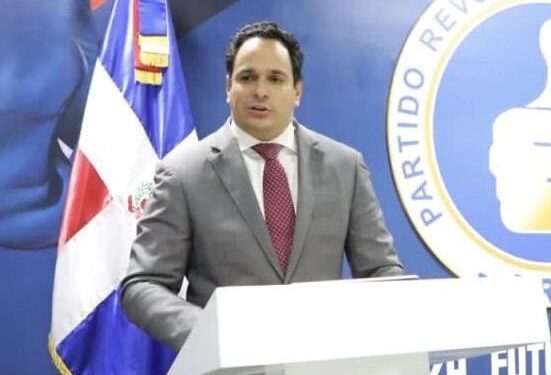 Luis Abinader nombra a Manuel Conde su representante ante la JCE