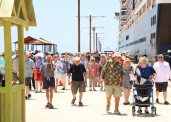 Llega segundo crucero a Cabo Rojo con cerca de 2,000 visitantes 