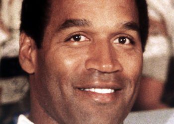 O.J. Simpson:  Una figura controvertida que descolló en el deporte y el cine 