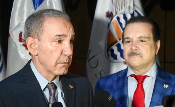 Capacitación virtual de docentes a gran escala en la República Dominicana