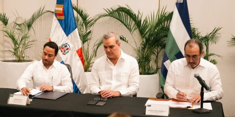 Alianza para el desarrollo de RD: BANDEX y CAF firman acuerdo de US$40 millones