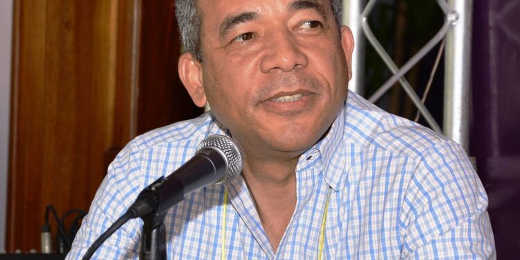 Bichara y Escuder asguran existe crisis en el sector eléctrico