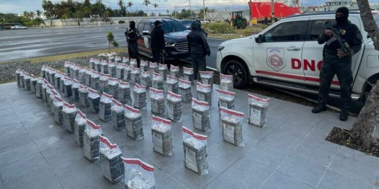 Confiscan 400 paquetes de sustancia similar a cocaína en costas de Peravia