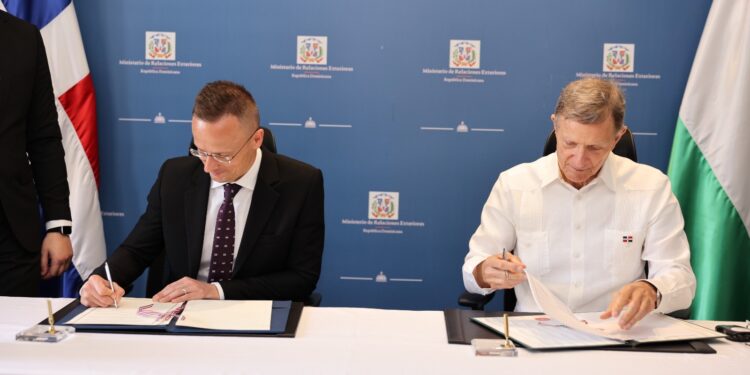 República Dominicana recibe primera visita de un canciller húngaro