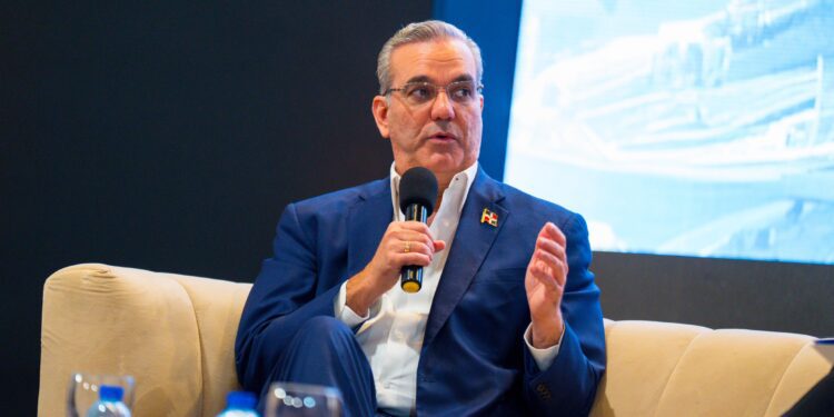 Abinader resalta obra de su gobierno en Santiago y habla de futuros proyectos