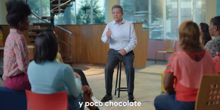 Leonel cuestiona capacidad de  Luis Abinader para gobernar 