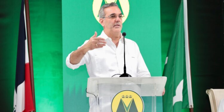 Abinader reafirma compromiso con el cooperativismo