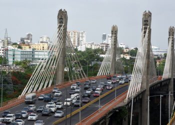MOPC cierra esta semana al tránsito pasos a desnivel y puentes por mantenimiento