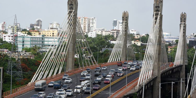 MOPC cierra esta semana al tránsito pasos a desnivel y puentes por mantenimiento
