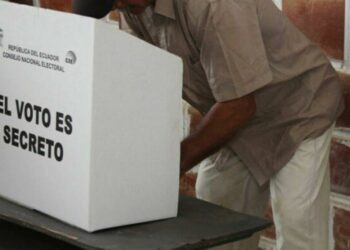 Primeros resultados de la consulta popular y referendo en Ecuador