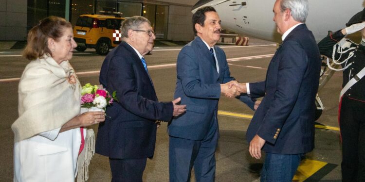 Presidente Abinader llega a Italia para audiencia privada con el Papa Francisco